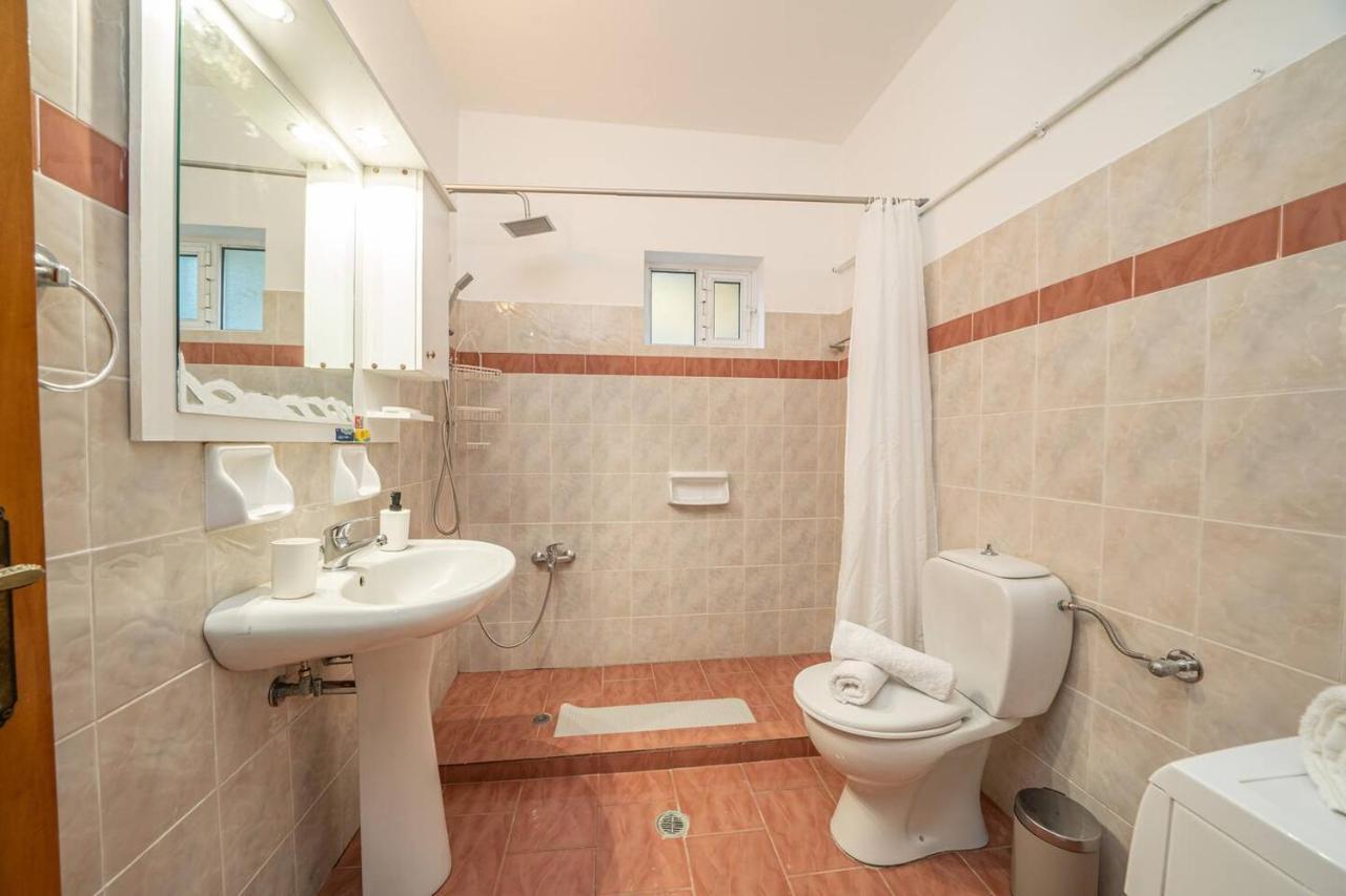 Afroditi Holiday Home - Blue Apartment Svoronata Exterior foto