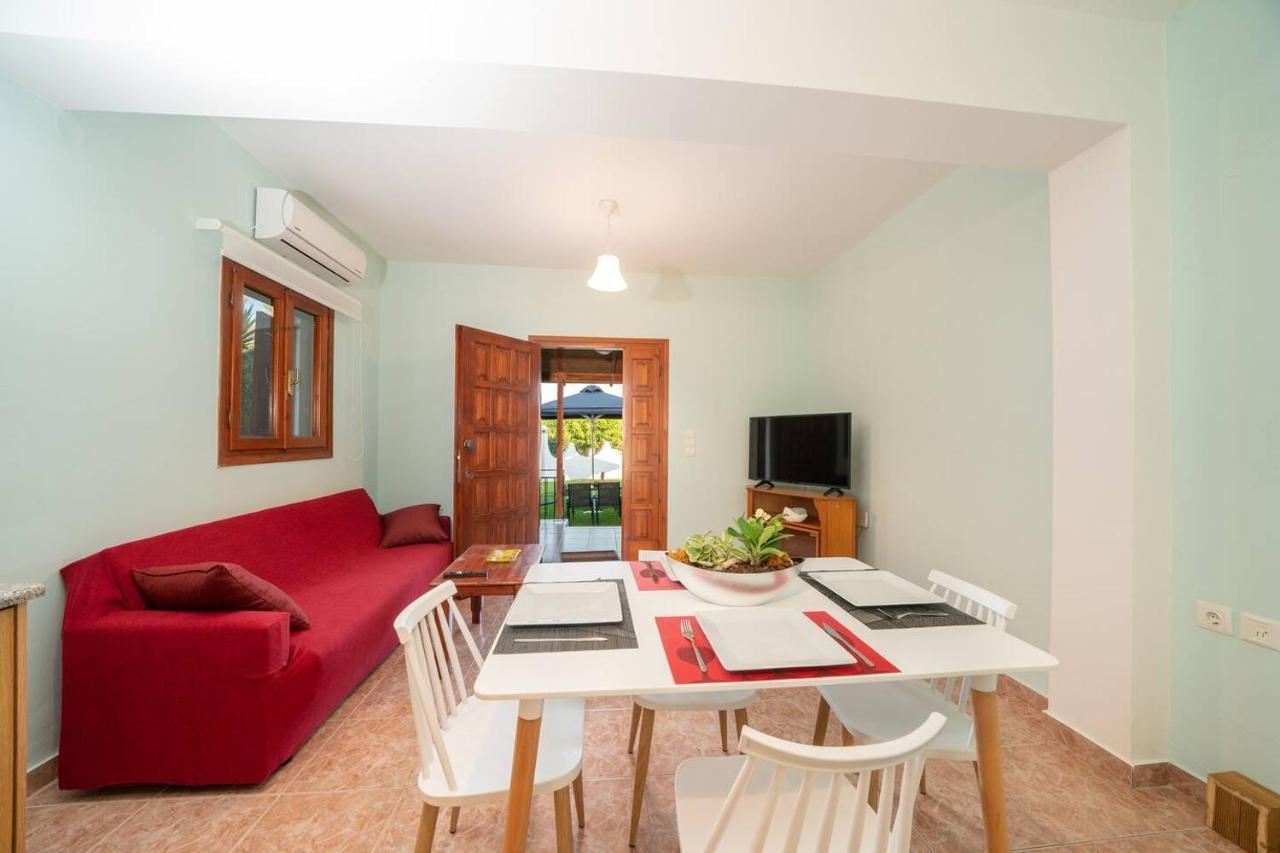 Afroditi Holiday Home - Blue Apartment Svoronata Exterior foto